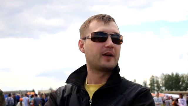 Участники слета малой авиации показали свое мастерство во время авиашоу смотреть онлайн