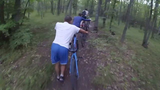 ОН ЕЛИ ВЫЖИЛ! /КАТКА В ЛЕСУ/ НАШЛИ ТРЕЙЛЫ/ ВЕЛОПОКАТУШКА / ВПЕРВЫЕ НА ТРЕЙЛАХ/ Велосипед MTB