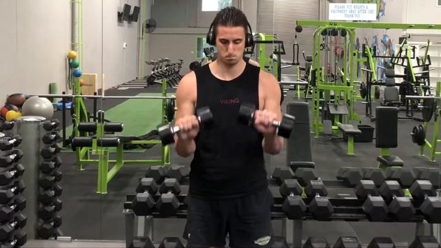 Dumbbell Reverse Curls смотреть онлайн