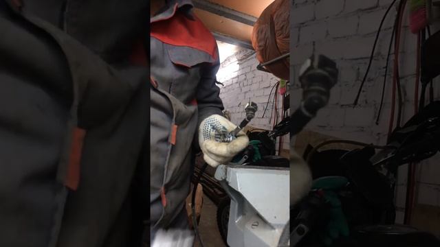 Установка быстросьема на пластиковую топливную трубку смотреть онлайн