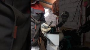 Установка быстросьема на пластиковую  топливную трубку