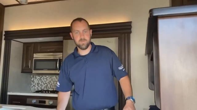 Knowing the Difference Between Your RV Inverter and Converter смотреть онлайн