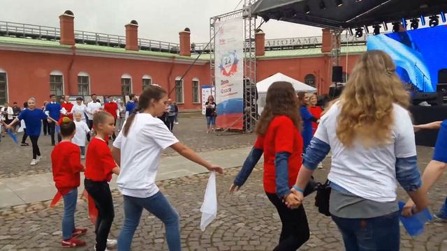 Русь танцевальная . смотреть онлайн