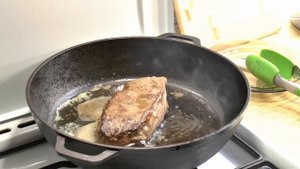 Очень вкусный стейк из недорогой говядины (почечный отруб). 8 минут.