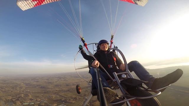 Параплан в Челябинске. Полёты 1 мая 2017. смотреть онлайн