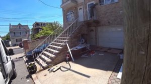 Работа в США / Почему мигрант плачет? Ставим дверь голливудскому режиссеру.