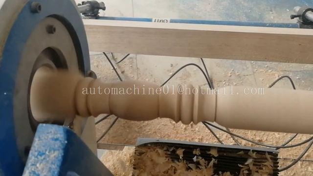 Полностью автоматический токарный станок по дереву с ЧПУ для точения и полировки деревянной колонны