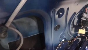 Владельцев Фольксваген Поло досаждает повышенный шум в салоне, посмотрим на заводскую шумозащиту