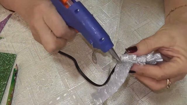 "Изготовление елочных игрушек из фомирана" смотреть онлайн