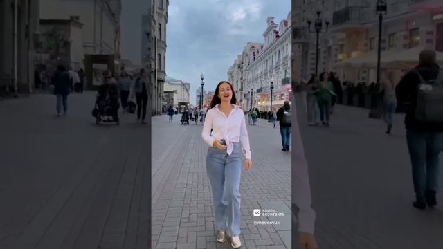 А Я ИДУ, ШАГАЮ ПО МОСКВЕ!