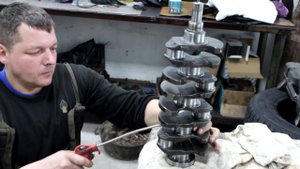 Контрактный двигатель на капитальном ремонте. Toyota Corolla с двигателем 5E-FE.