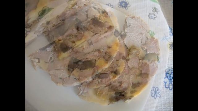 Холодные закуски мясные:Мясо прессованное с наполнителями в ветчиннице