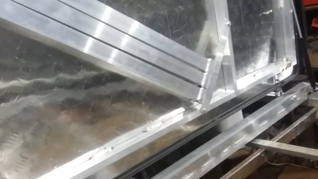 Распашная крышка с высокой рамой смотреть онлайн