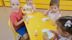 Сиреневая (старшая группа). Аппликация "улица нашего города"