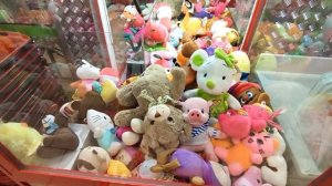 Играю в автомат с Игрушками #60 / Меняем стратегию Игры / Автомат с игрушками / Автомат Хватайка