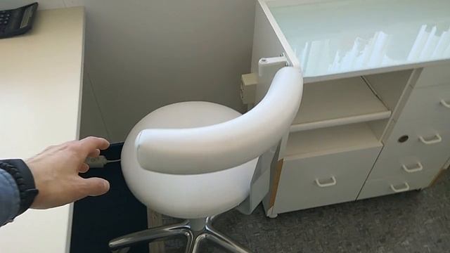 Продаем стол медицинский со стульями