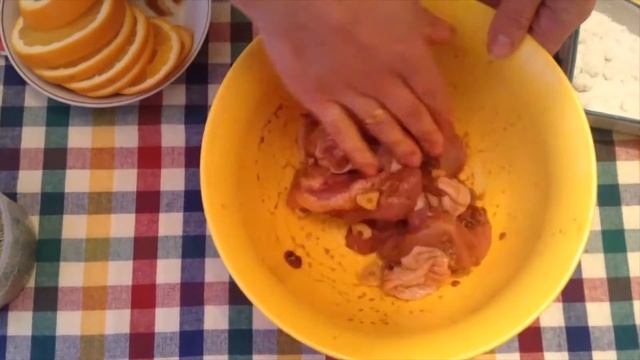 Курица с апельсинами. Рецепт нежной курицы. Курица в духовке. смотреть онлайн
