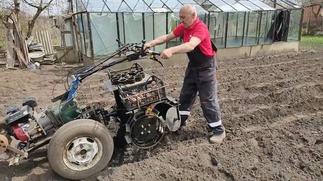 Випробування нової картоплесаджалки
