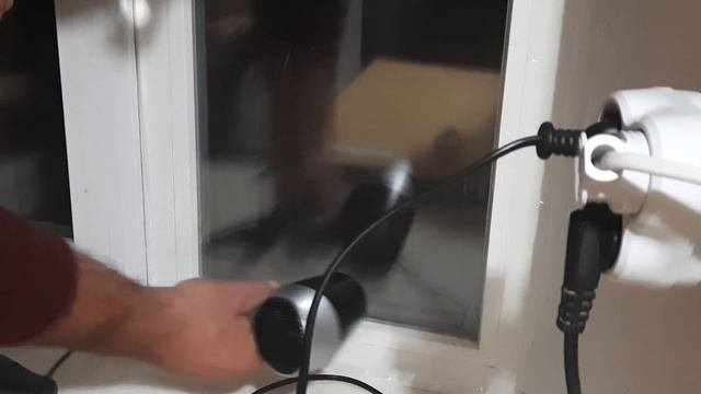 Утепляем окна теплосберегающей плёнкой !
