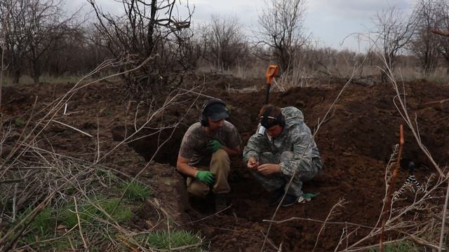 Апрель продолжаем шурф в поле. Сезон 2022 радует серебром. Монеты Царской России. смотреть онлайн
