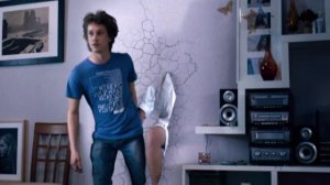 Поцелуй сквозь стену