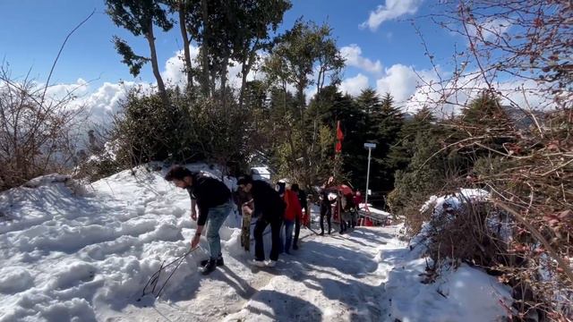 WARNING : SNOW OVERLOAD / सुरकंडा माता / Surkanda Mata Temple / Chasing Snowfall To Dhanaulti / смотреть онлайн