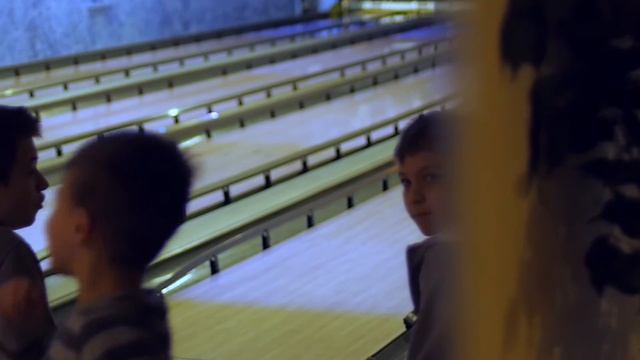 День боулинга в Krabi Bowling смотреть онлайн