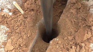 Бурение для свайного фундамента.