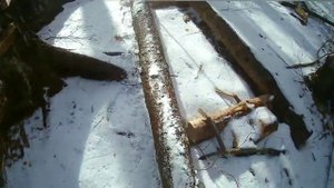 Строим избу в лесу/ кладём самое толстое бревно