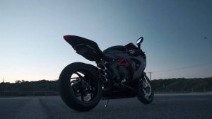 Крутые Спортивные Байки - MV AGUSTA F3 800 & Suzuki gsxr 600