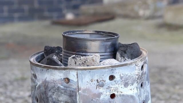 Super Cheap MELTING FURNACE - Paint Can Furnace and Tin Can Crucible смотреть онлайн