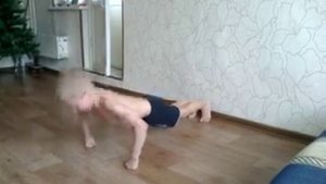 Королев Андрей 7 лет, отжимается 75 раз на кулаках