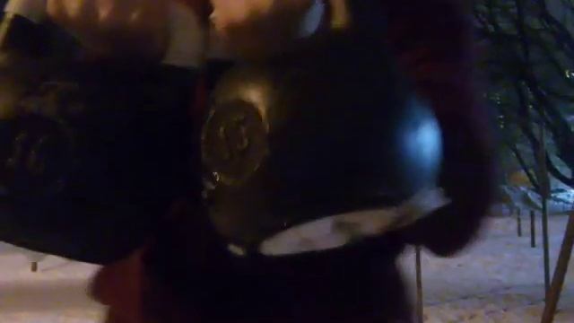 Жим двух гирь 16+16 кг одной рукой+жим гири на гире 16+16 кг на попа+выход на одну руку на турнике смотреть онлайн