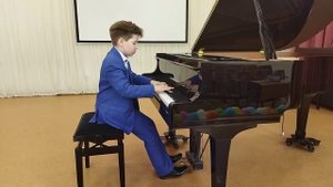 К. Гурлитт Пьеса. Исполняет Терещенко Сергей, 3кл.