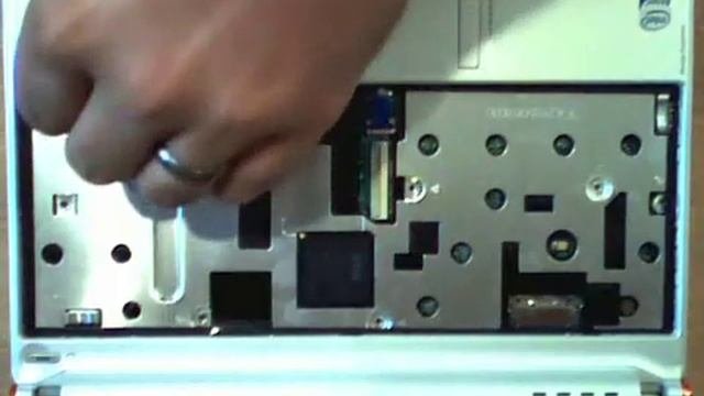Как поставить оперативку на нетбук Acer Aspire One