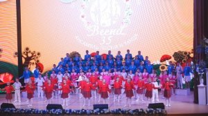 Сводный хор ансамбля "Весна". Дети земли.А.Петряшева.mp4