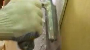 нанесение декоративной штукатурки "дикий камень".