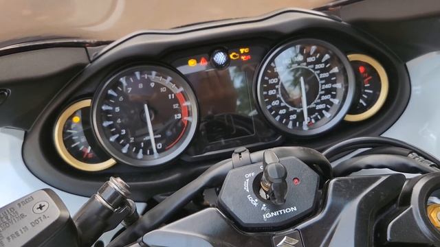 2022 suzuki Hayabusa white color just wow Moment's ? #suzuki # hayabusa #viralvideo #trending #view смотреть онлайн