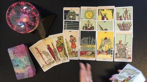 Мужчина соскучился и хочет с вами поговорить.