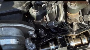 Меняем прокладку клапанной крышки на Volvo V50 1,6D D4164T