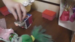 Кукла монстр Хай купается