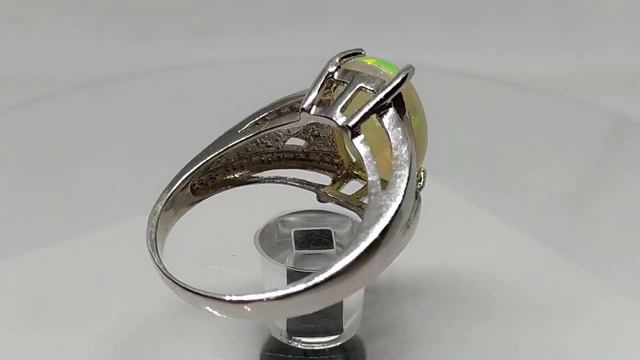 Кольцо с эфиопским опалом 2.81ct, кабошон 13.4х9.9 мм, LED освещение смотреть онлайн
