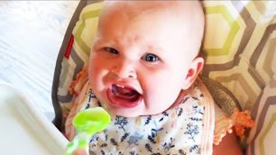 Забавная реакция детского личика на еду - Милое детское видео