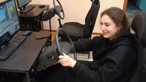 Занятия по практическому вождению начинаются на тренажёре.