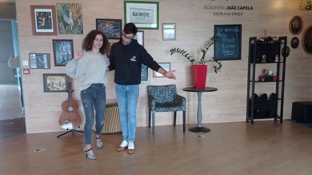 Kizomba Intermédios ? Vai e Vem ? Explicação Passo a Passo смотреть онлайн
