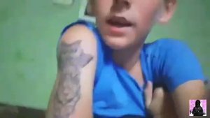 набил себе татуировку