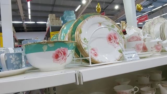 Шопинг в магазине посуды. Полки, полные фарфора. Мои покупки. смотреть онлайн