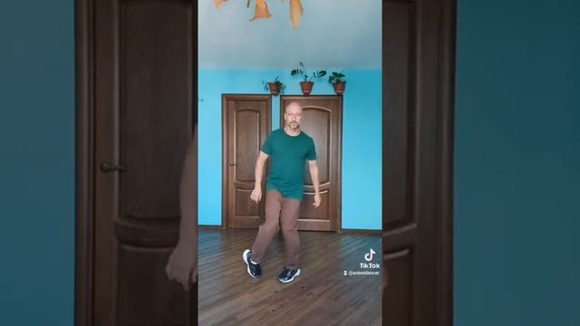 Шафл танец для начинающих.  Базовые движения Shuffle dance. Танцы для всех возрастов #shuffle