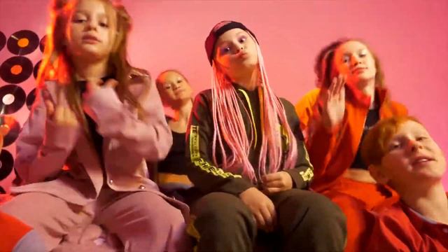 Милана Стар - Ухтышка (Клип 2021) 1080+ смотреть онлайн