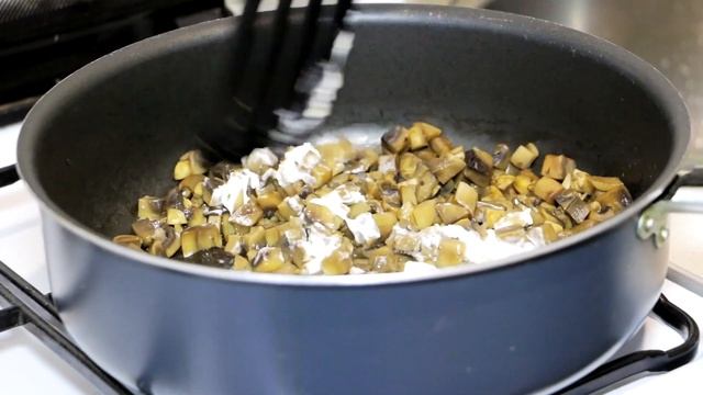 ГОТОВИМ ОЛИВЬЕ БЕЗ КОЛБАСЫ И МЯСА / РЕЦЕПТ ВКУСНОГО САЛАТА С ГРИБАМИ - ШАМПИНЬОНАМИ